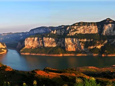 东风湖峡谷水上多功能原生态旅游园区（简称“东风湖园区”）